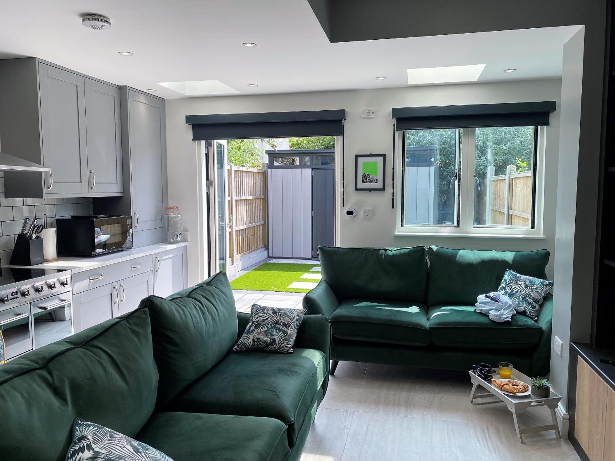 Superb Townhouse Near Vibrant Gloucester Road Bristol Exterior foto